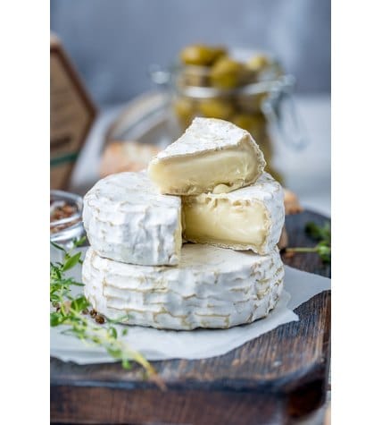 Сыр мягкий Ипатов Мастерская сыра Камамбер 125 г купить в Москве