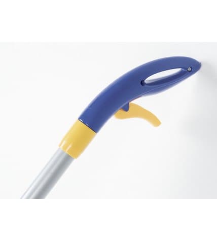 Стеклоочиститель Neco со спреем и рукояткой купить в Москве