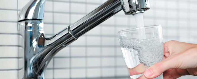 Какую воду лучше пить: сырую, кипяченую, дистиллированную